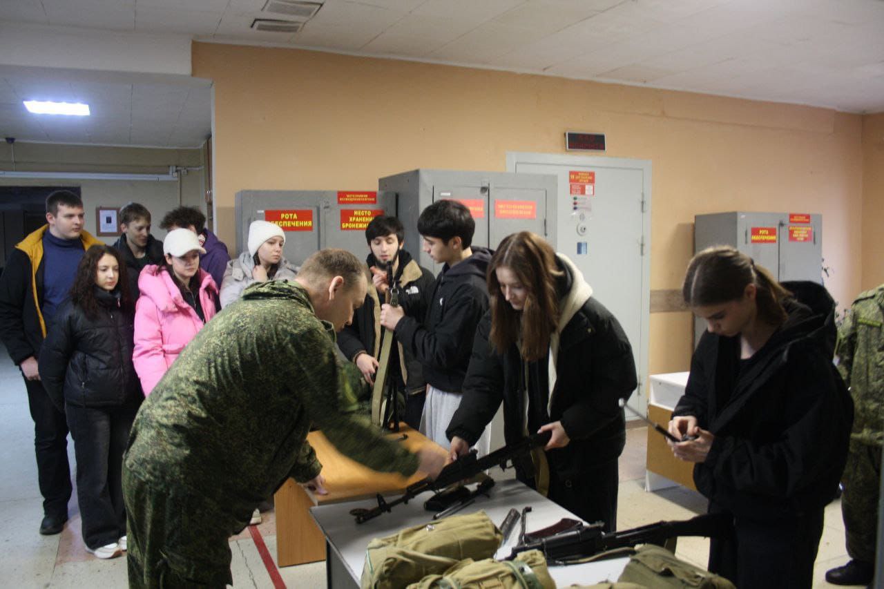 Погружение в армейские будни!