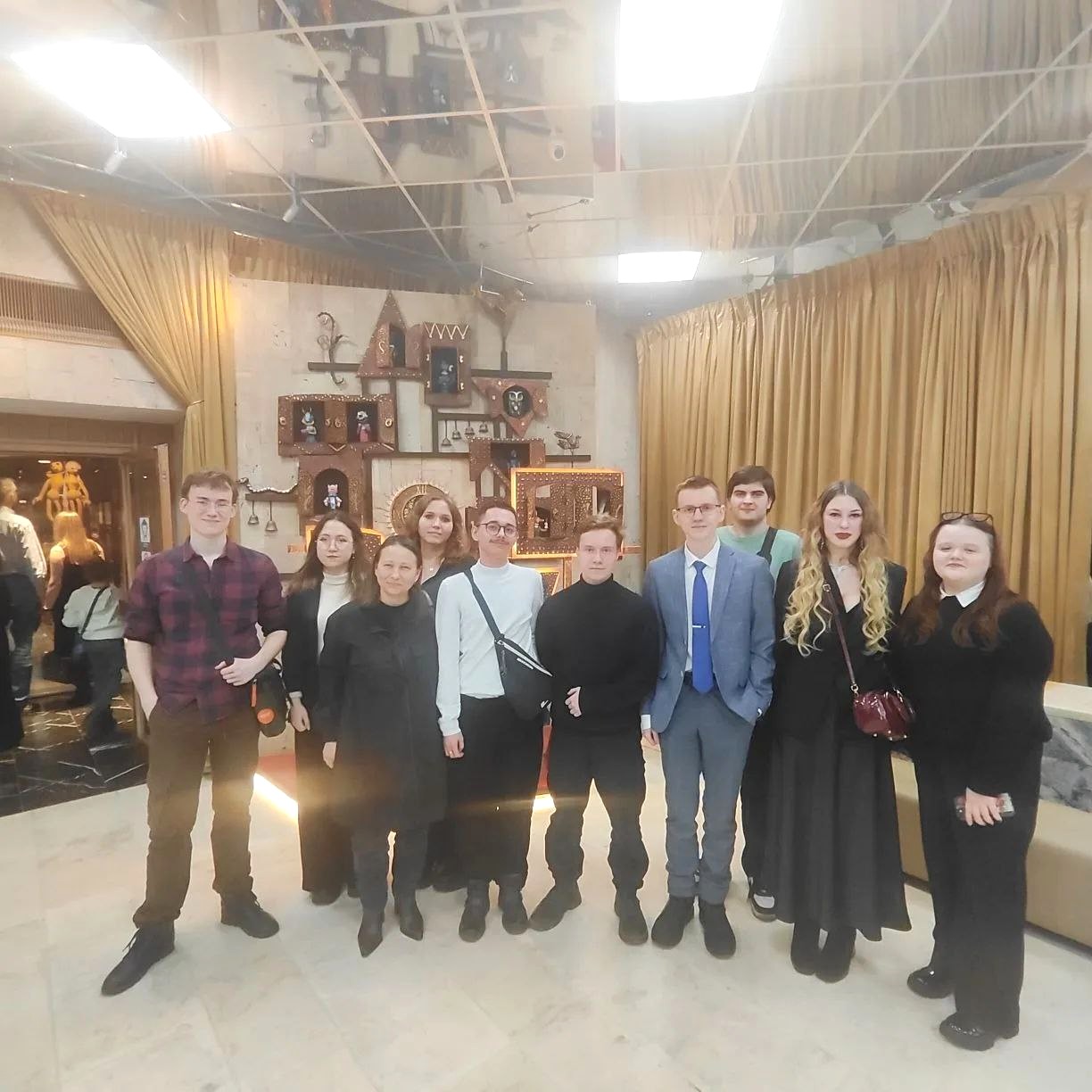 Студенты Королевского филиала погрузились в мир театрального искусства на легендарном спектакле «Божественная комедия»