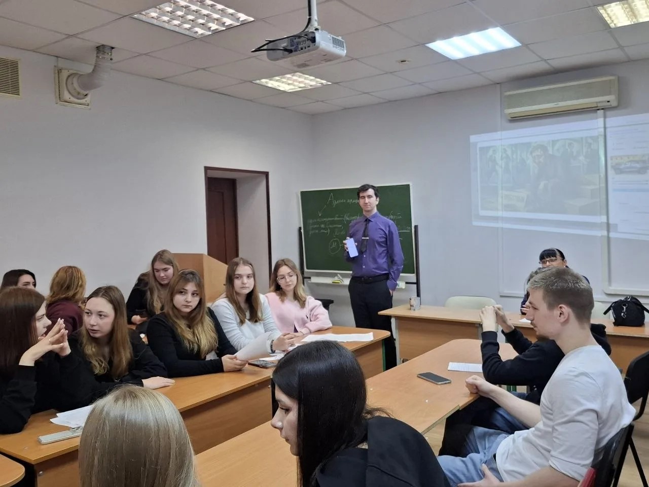 Студенческий клуб “Острый стол” - первое заседание в новом учебном году!