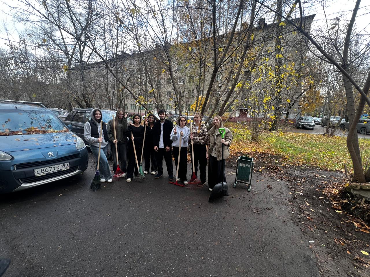 Осенний субботник в Королёвском филиале МЮИ